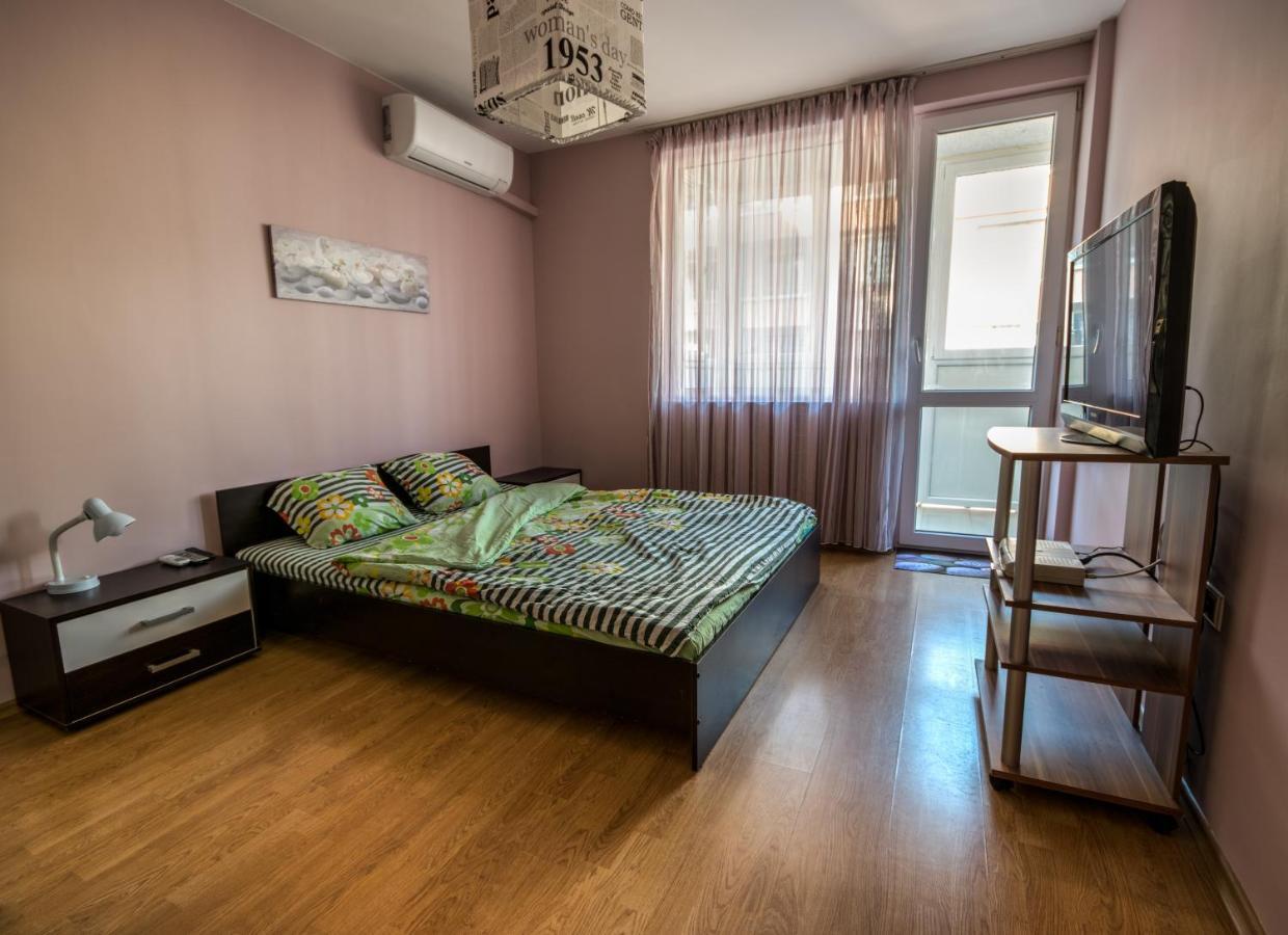Great Apartment Near The Sea,Central Place! Burgas Bagian luar foto
